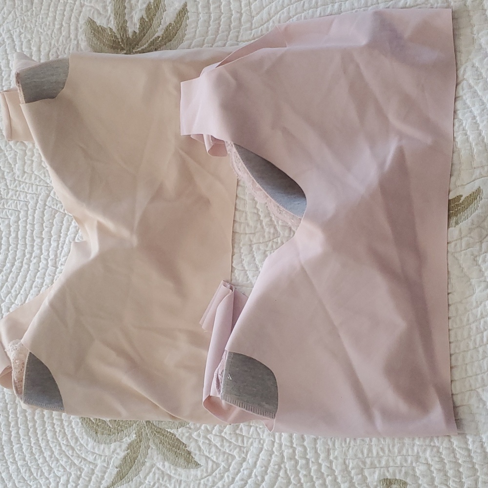NIB front-close bras, set of 2. - Picture 2 of 7